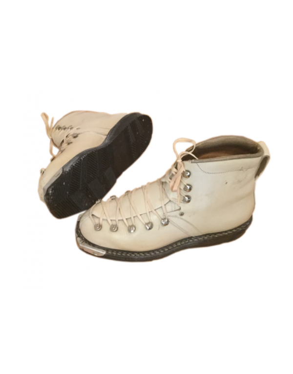 Vintage cream colored ladies ski boots