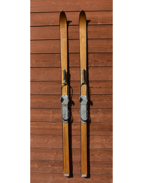 Antique Swiss skis with ATTENHOFER "FLEX" Bindings