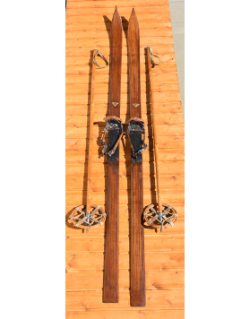 1930's "PETERBOROUGH" skis of Canada & Bamboo Poles (Restored)